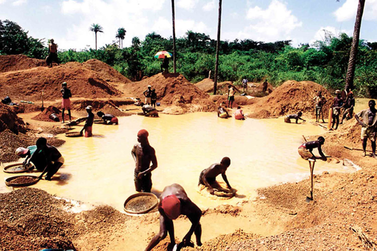 Diamond mines: the Kimberley Process aims to halt the exploration and trade of conflict diamonds