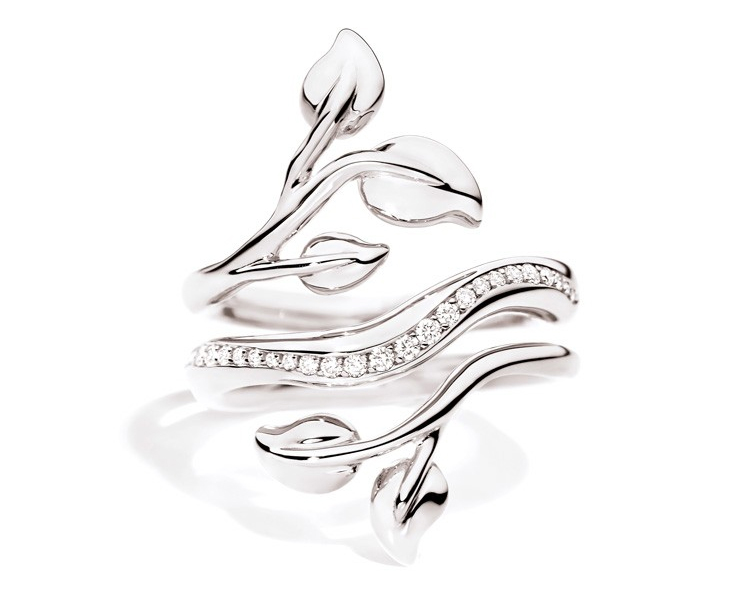Tamara Comolli: the Fairy Loop Ring with Diamonds