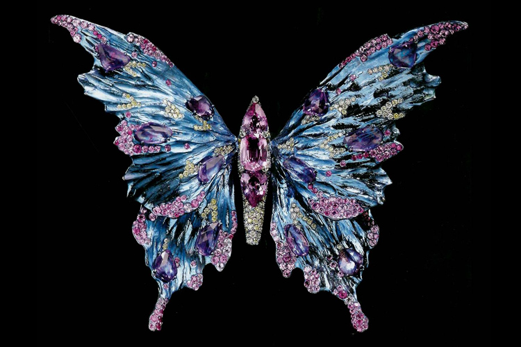 Book explores the magnificent jewelry work of Wallace Chan